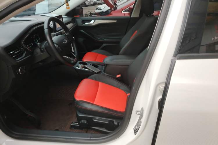 Used Ford Focus 2020 Sedan EcoBoost 180 Automatic Trend Edition
