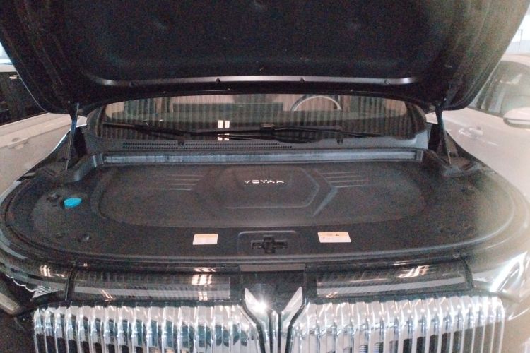 Used VOYAH Dream 2025 PHEV Four-Wheel-Drive Flagship Kunpeng Edition
