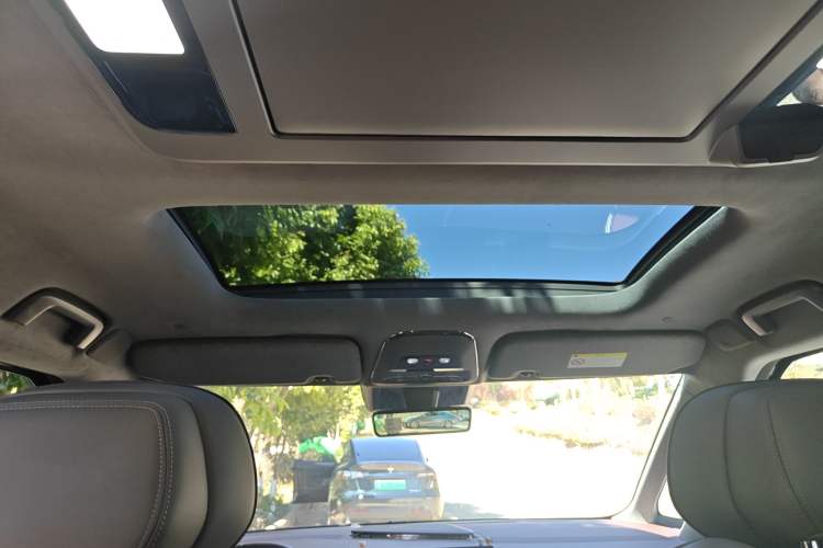 Used Zeekr 009 2024 7-Seater Walk-Through Version Four-Wheel Drive 108 kWh