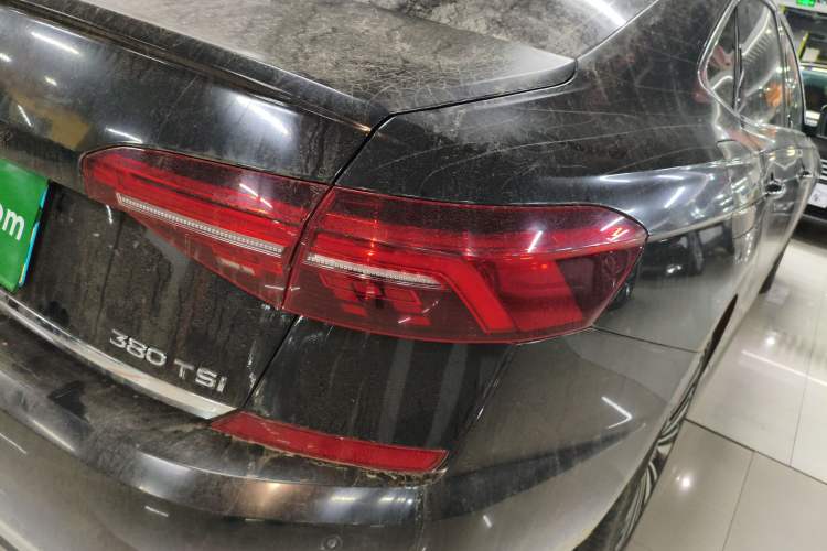 Used Volkswagen Passat 2019 330TSI Luxury Edition China VI Standard
