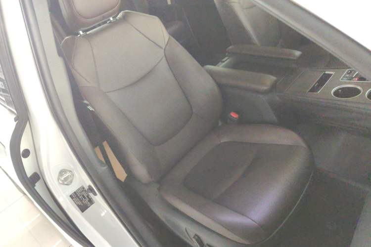 Used Toyota Granvia 2024 2.5L Hybrid Prestige PLUS Four-Wheel Drive Version
