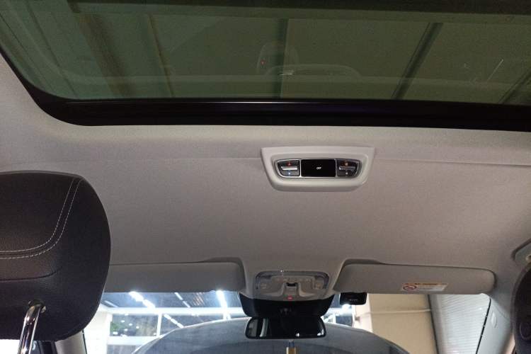 Used Mercedes-Benz V-Class 2021 V 260 Avantgarde Edition