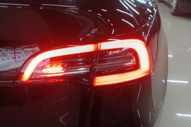 Used Tesla Model Y 2021 Standard Range Rear-Wheel Drive Version
