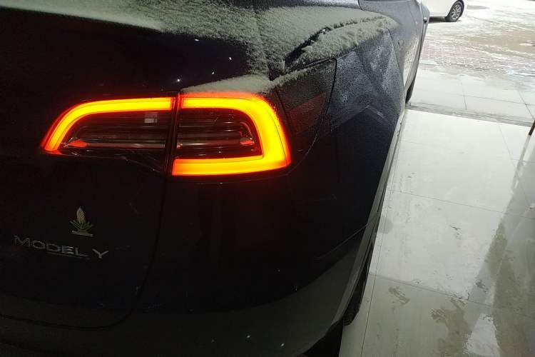 Used Tesla Model Y 2021 Revised Version 2 Long-Range All-Wheel-Drive Edition
