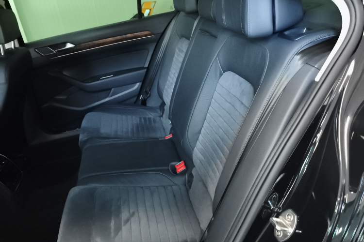 Used Volkswagen Magotan 2017 330TSI DSG Luxury Model
