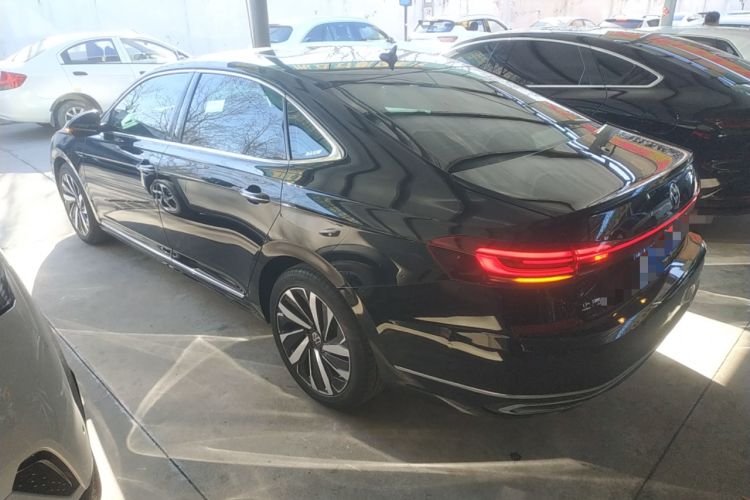 Used Volkswagen Passat 2022 380TSI Flagship Edition
