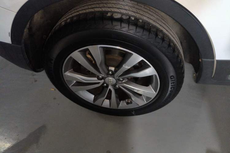 Used Geely Auto Emgrand X7 Sport 2016 2.0L Manual ZhiShang Version
