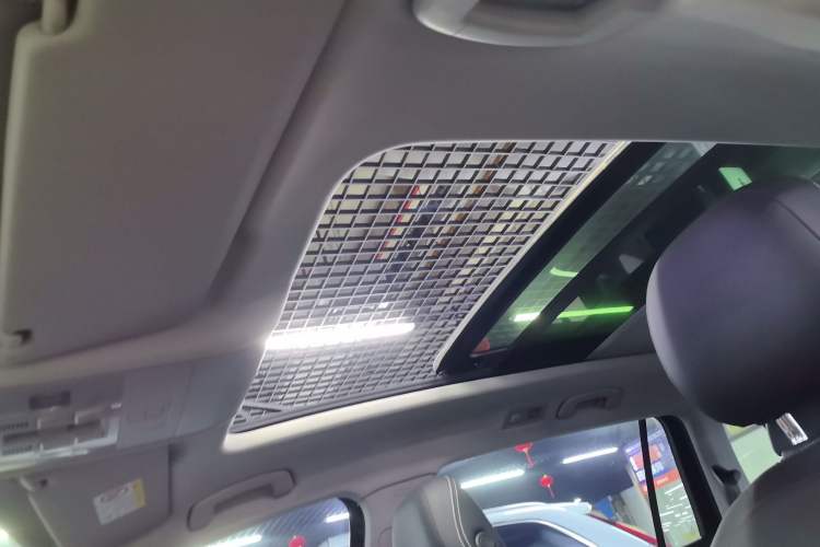 Used Volkswagen Tiguan L 2020 330TSI Automatic Two-Wheel Drive R-Line Flagship Version China VI Standard