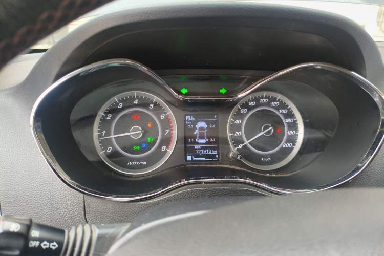 Used Baojun 560 2015 1.8L manual luxury version