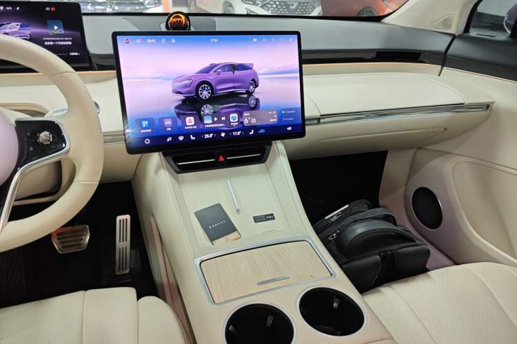 Used Hima Luxeed R7 2025 Range-Extended Version 251 km Max