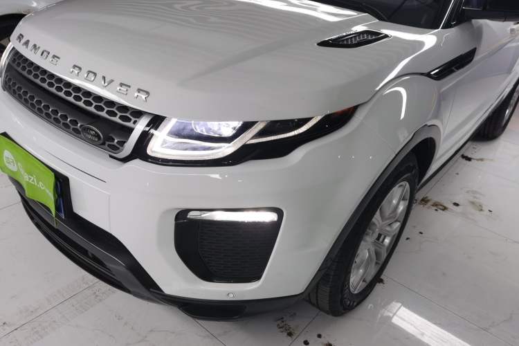 Used Land Rover Range Rover Evoque 2018 240 PS HSE DYNAMIC All-Wheel Drive Edition