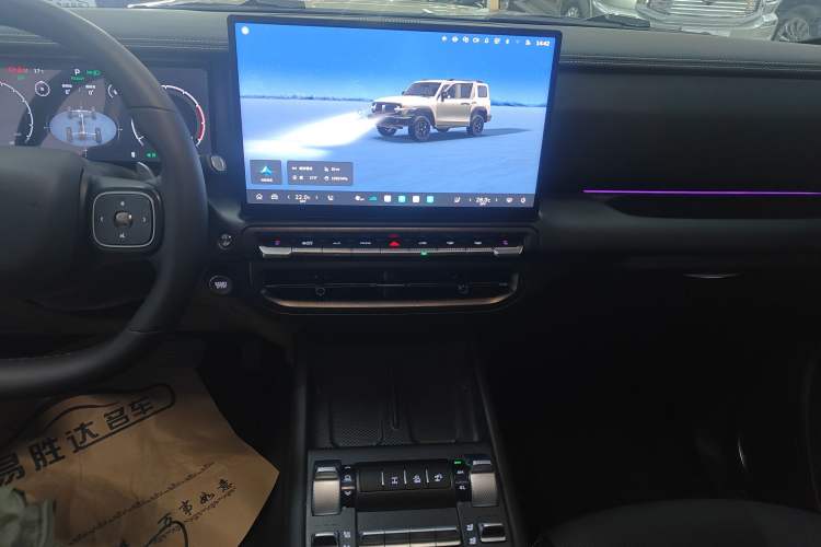 Used Tank 300 New Energy 2025 Hi4-T
