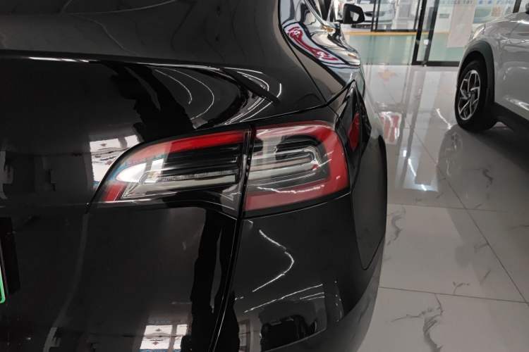 Used Tesla Model Y 2023 Rear-Wheel-Drive Version
