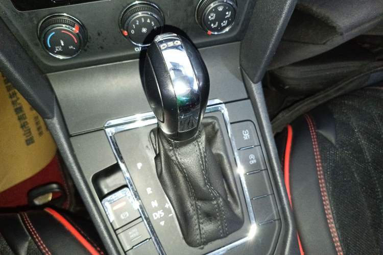 Used Volkswagen Lamando 2019 230TSI DSG Fashion Edition China V Standard
