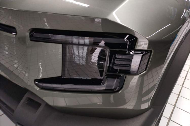 Used  G318 2024 Two-Wheel Drive Air Suspension Version
