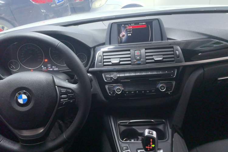 Used BMW 3 Series 2016 320Li Ambition Model