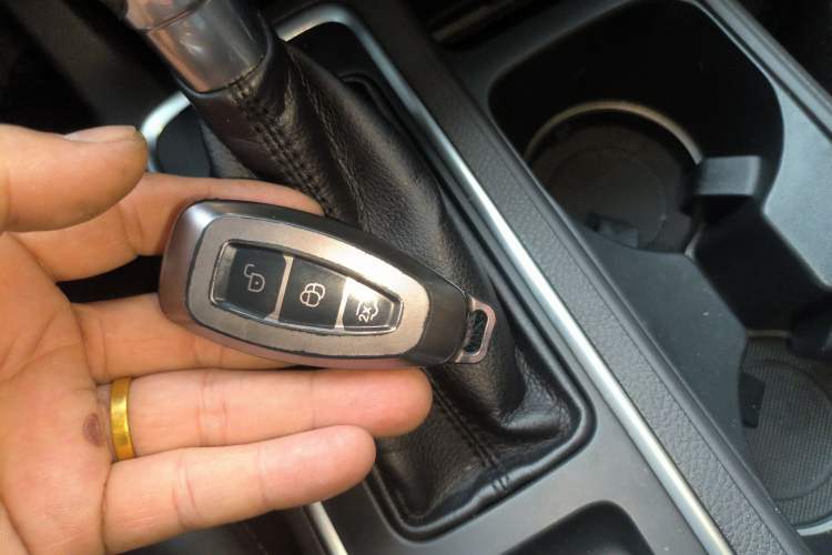 Used Ford Kuga 2017 EcoBoost 180 Two-Wheel-Drive Luxury Wing Edition