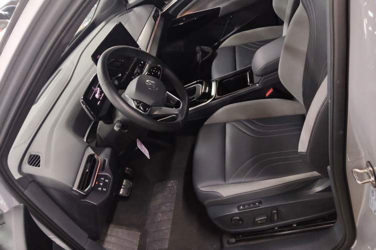 Used Volkswagen ID.4 CROZZ 2021 Long-Range Lite PRO Two-Wheel Drive Version
