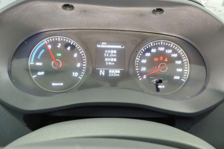 Used Wuling Yangguang 2024 300KM Comfort Version Passenger Van 75kW
