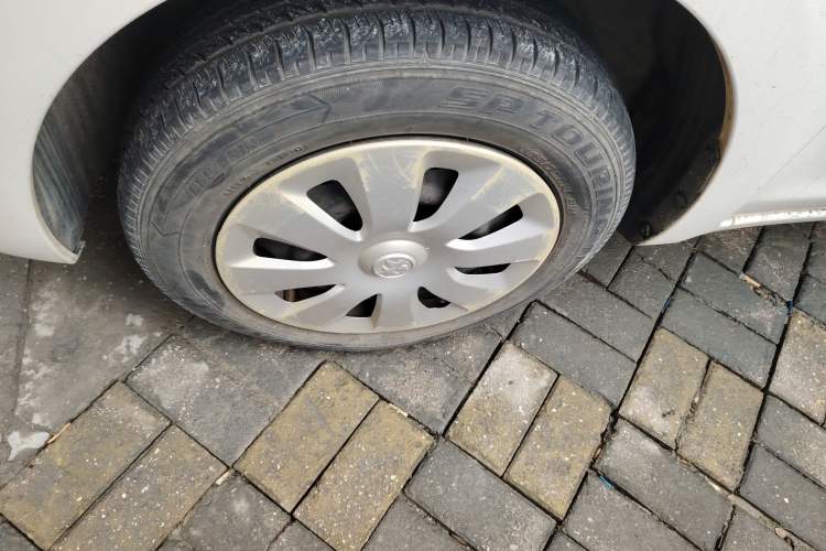 Used Venucia R30 2014 1.2L Manual Enjoyment Edition
