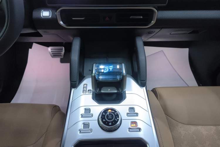 Used JETOUR Traveler 2023 2.0T All-Wheel Drive Conquer PRO