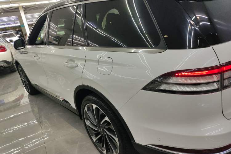 Used Lincoln Aviator 2021 3.0T V6 All-Wheel-Drive Executive Edition
