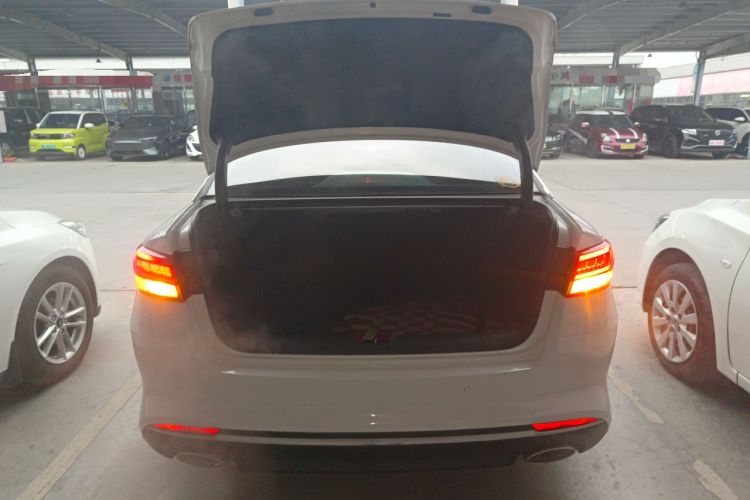 Used Kia K5 2016 2.0L Automatic LUX