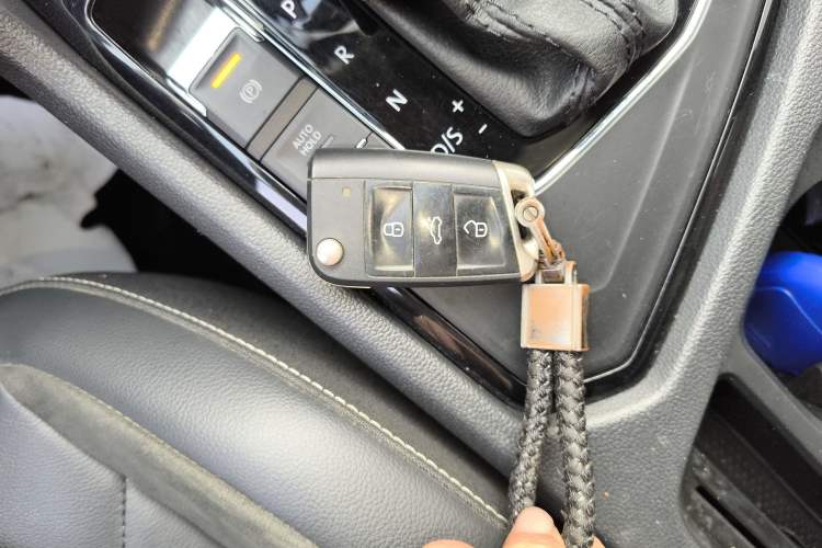 Used Volkswagen Tiguan L 2019 330TSI Automatic Two-Wheel Drive Panoramic Comfort Edition China VI Standard
