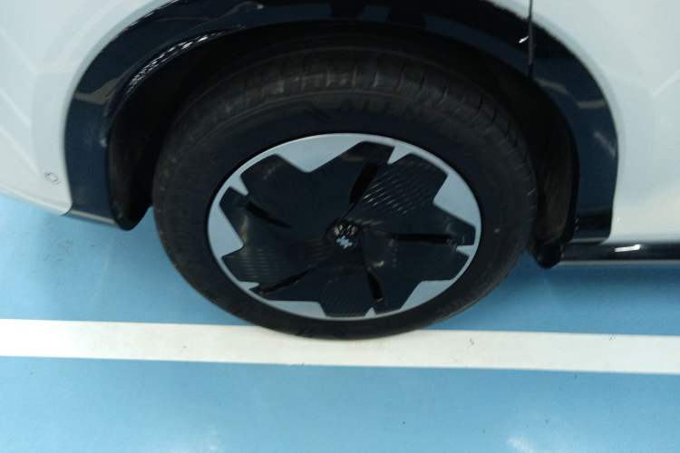 Used  LS7 2023 77 kWh Urban Fit Rear-Wheel Drive
