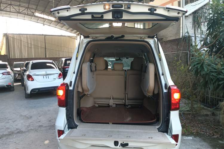 Used Toyota Land Cruiser 2014 4.0L Automatic Parallel Import Version 5 Seats
