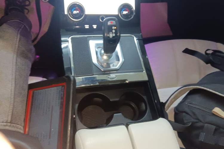 Used Land Rover Range Rover Evoque 2021 Range Rover Velar L 249PS R-Dynamic First Edition
