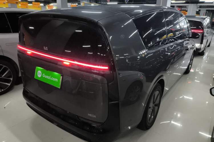 Used Li Auto MEGA 2024 Ultra Model
