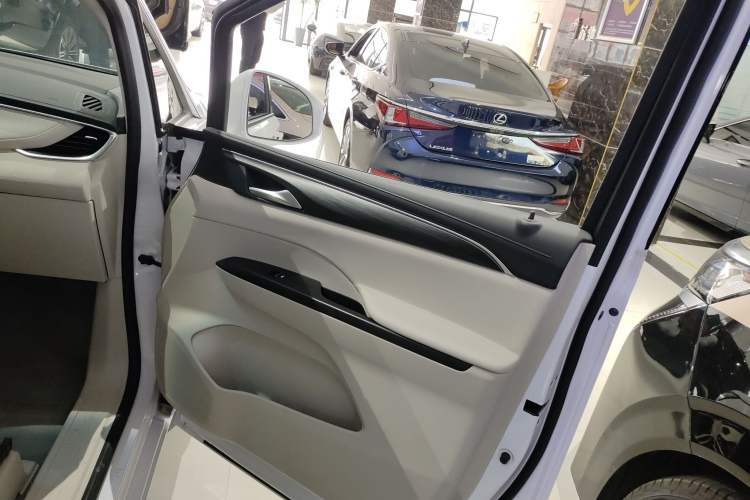 Used Buick GL8 2023 ES Lu Zun Comfort Model
