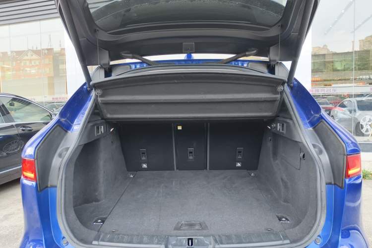 Used Jaguar F-PACE 2018 2.0T Two-Wheel Drive Urban Deluxe Edition
