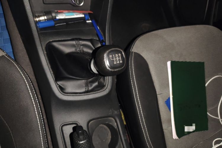 Used Wuling Hongguang 2019 1.5L S Basic Version China VI Standard LAR
