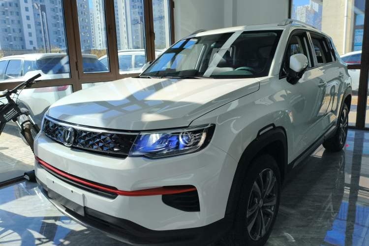 Used Changan CS35PLUS 2021 Revised Version Glory Million Edition 1.6L Manual Luxury Edition
