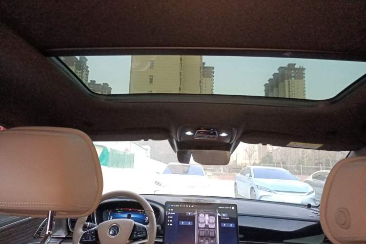 Used BYD Han 2024 EV Glory Edition 715KM Front-Wheel-Drive Flagship Model
