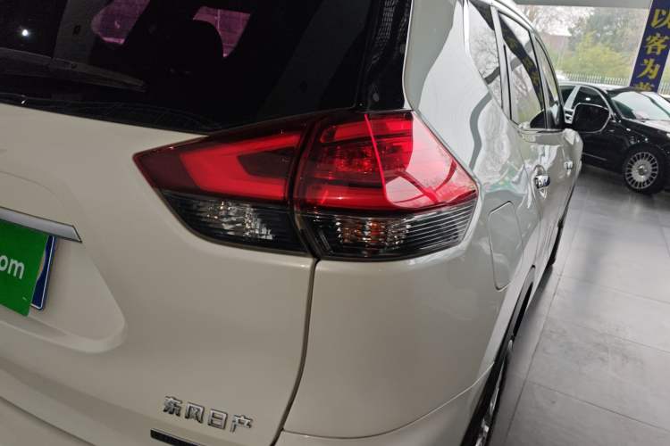 Used Nissan X-Trail 2019 2.0L CVT Smart Connect Comfort Edition 2WD
