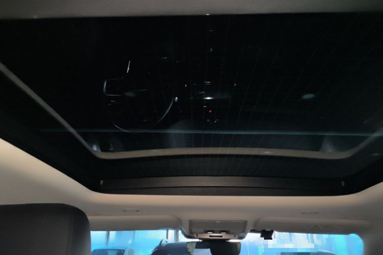 Used Land Rover Range Rover Evoque 2021 Range Rover Velar 249 PS R-Dynamic S Performance Edition