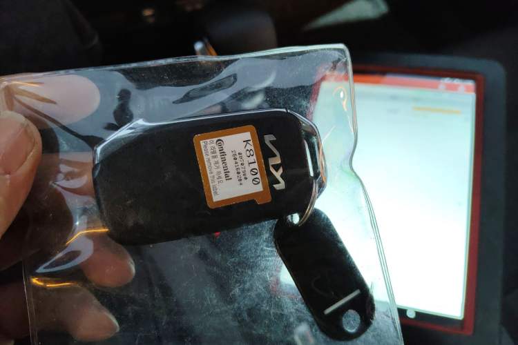 Used Kia kx1 Stonic 2021 1.4L CVT Sunroof Model
