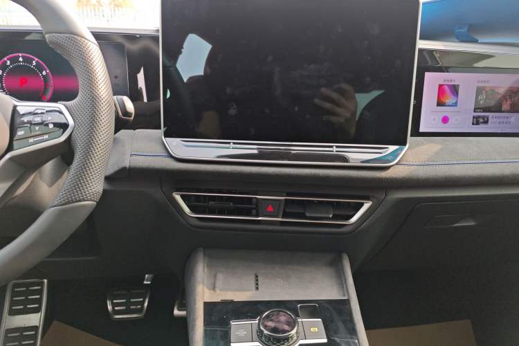 TDK.VehicleDetails.img