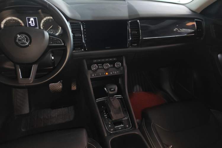 Used Skoda Kodiaq 2017 TSI330 7-Seater Two-Wheel-Drive Luxury Edition
