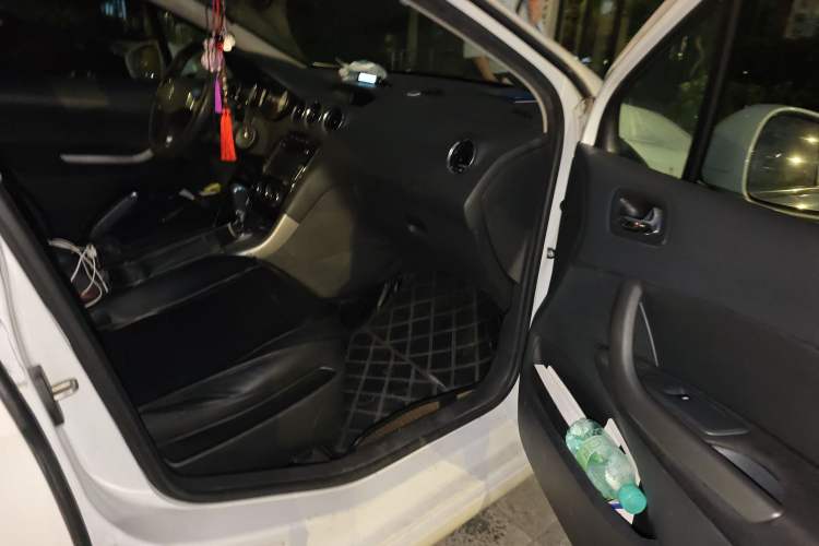 Used Peugeot 408 2013 2.0L Automatic Comfort Edition
