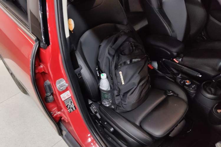 Used  MINI 2020 1.5T COOPER Classic Edition Five-Door Version
