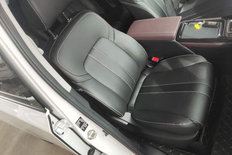 Used GAC Trumpchi M6 2023 PRO 270T DCT Luxury Edition
