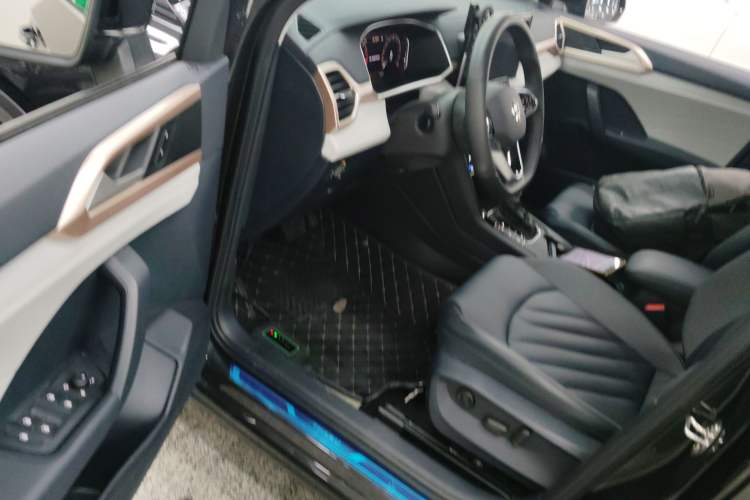 Used Volkswagen Tharu 2023 300TSI Two-Wheel-Drive Full Moon Edition
