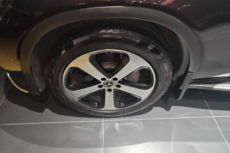 Used Mercedes-Benz GLC 2019 Facelift GLC 260 L 4MATIC Luxury Model
