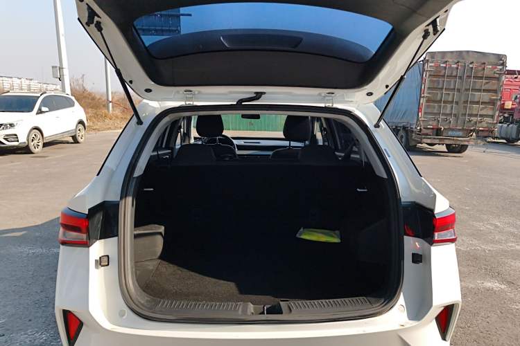 Used Wuling Alvez 2022 1.5L Manual Free-Style Model