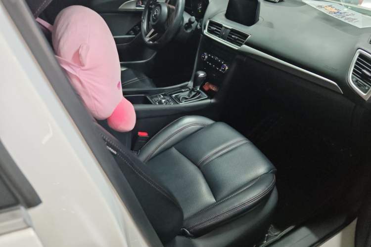 Used Mazda Mazda 3 Axela 2017 Sedan 1.5L Automatic Luxury Model Emission Standard China V
