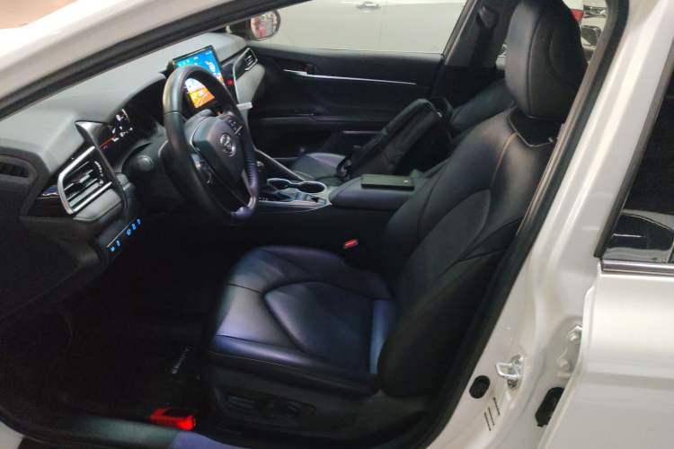 Used Toyota Camry 2021 2.5G Luxury Edition
